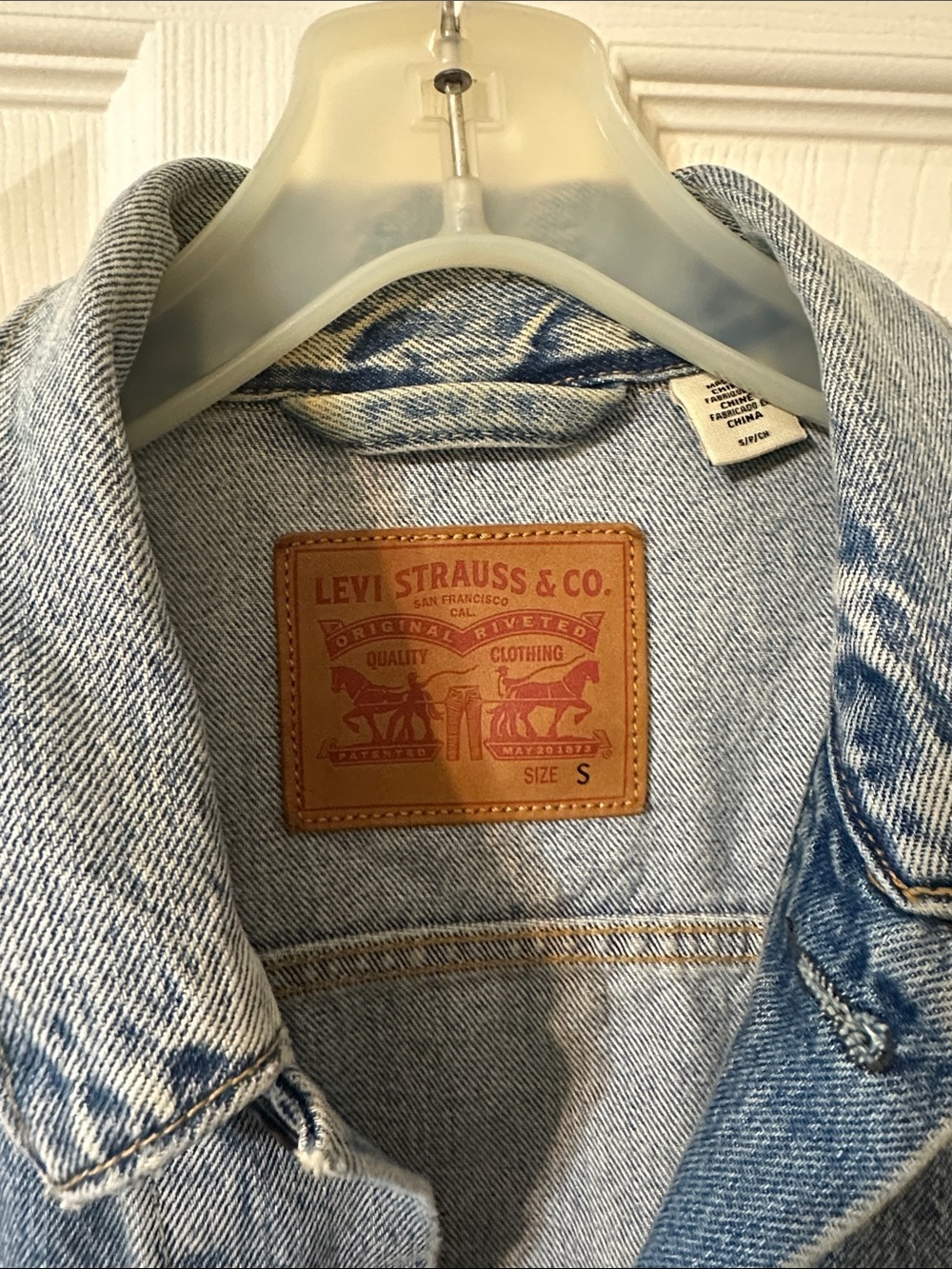 Levi’s Jacket - Picture 2 of 3